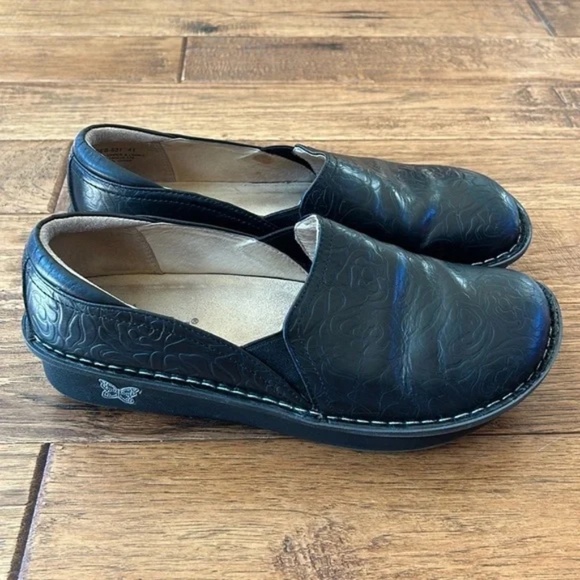 Alegria Debra Black Embossed Rose Slip On Comfort Clogs Nursing Shoes Size 41 - Picture 12 of 12